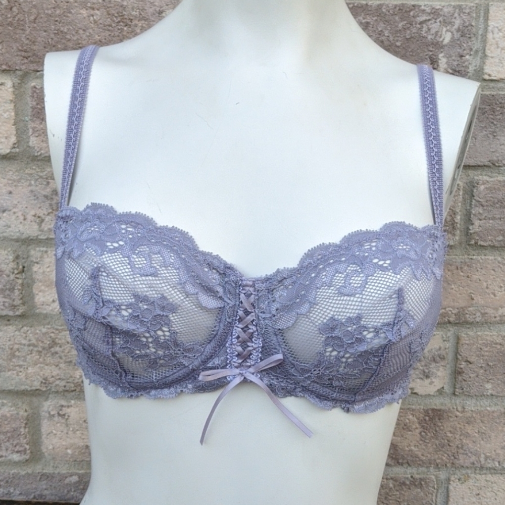 Purple lace Victoria's Secret under wire bra
